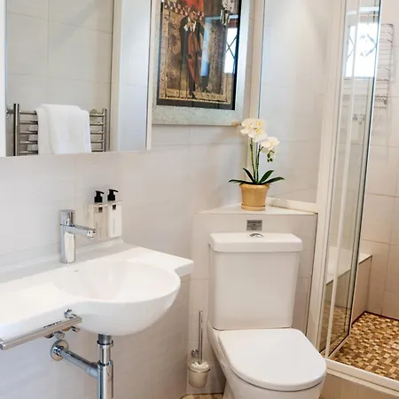 99m² 2 slaapkamer, 2 privé badkamer Appartement in Stellenbosch Central Buitenkant foto