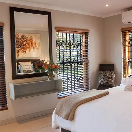 99m² 2 slaapkamer, 2 privé badkamer Appartement in Stellenbosch Central Buitenkant foto