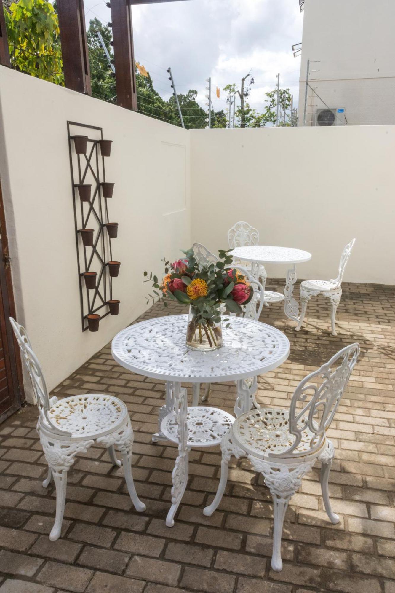 Apartment Avemore Mareba Court No 9 - Full Backup Power Stellenbosch