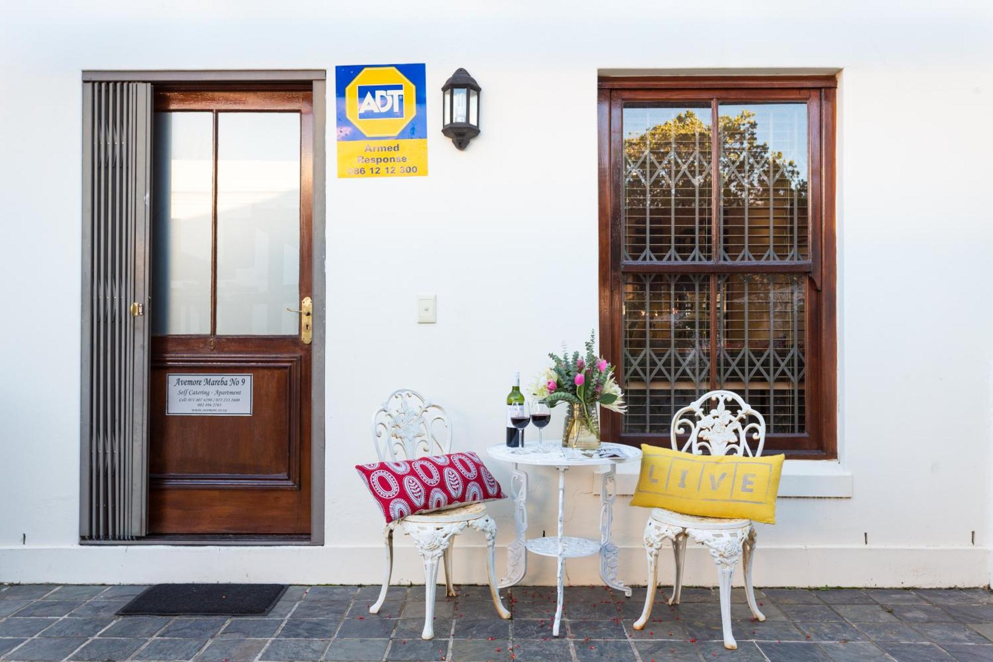 Appartement 99m² 2 Slaapkamer, 2 Privé Badkamer In Stellenbosch