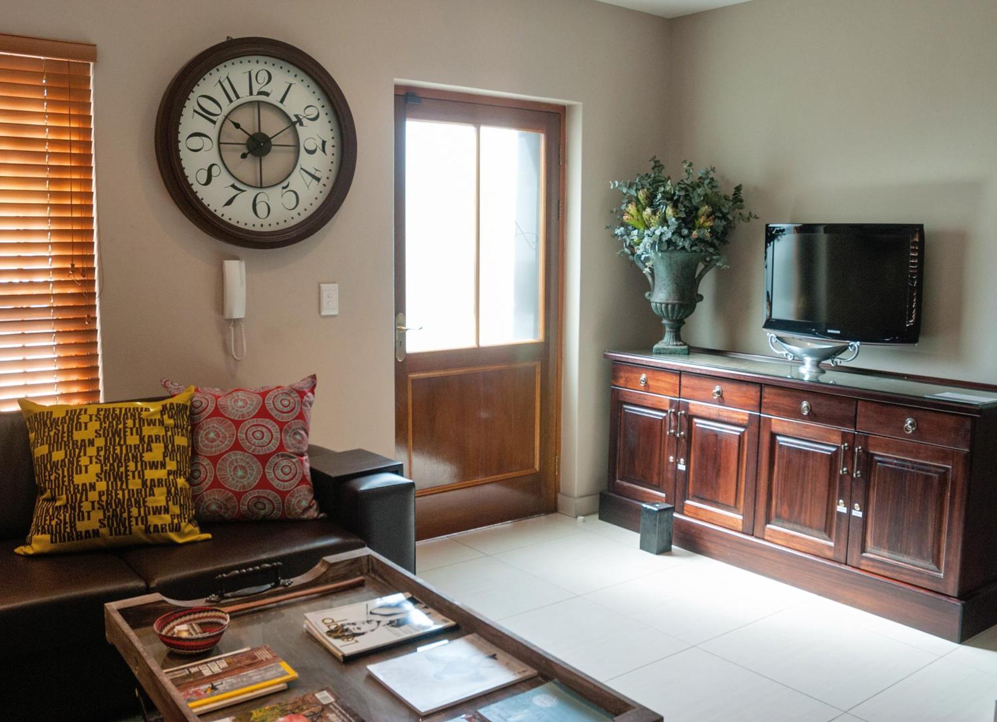 99m² 2 Slaapkamer, 2 Privé Badkamer In Appartement Stellenbosch